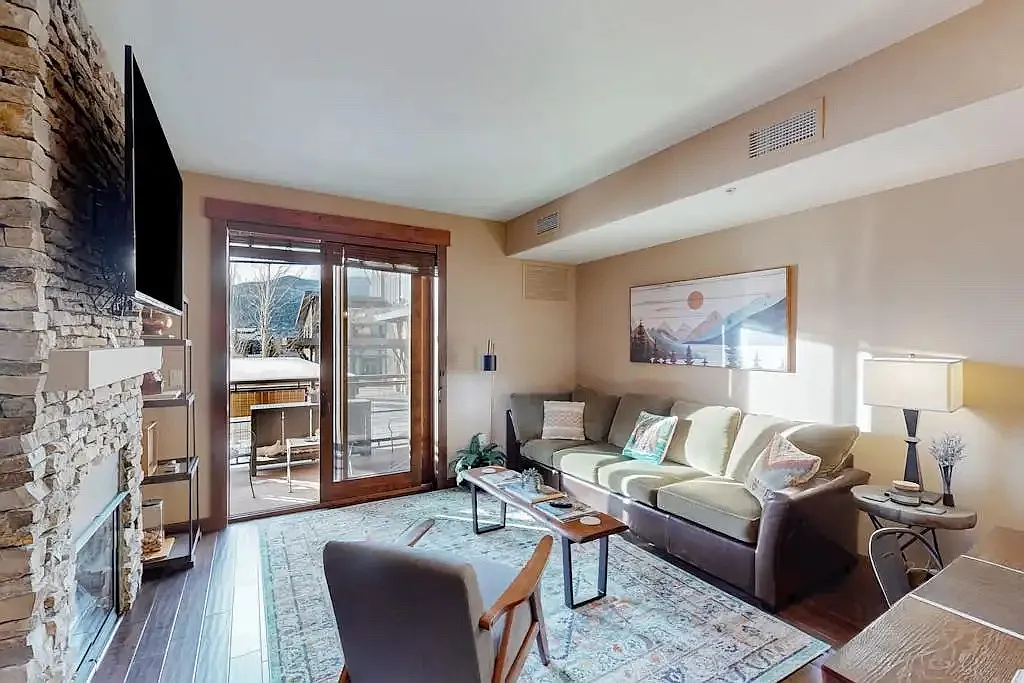 1 bed, 785 sqft, $2,800 — Photo 2