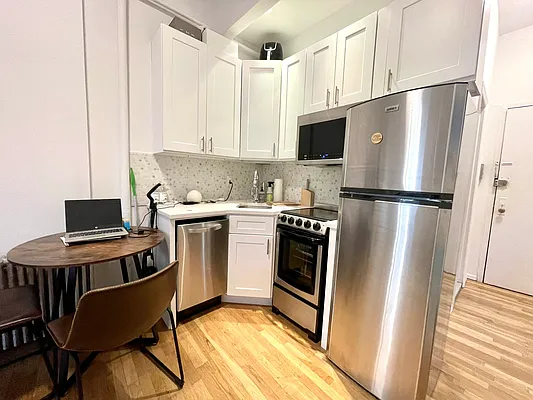 Rented by J PRESTON AND ASSOCIATES INC | media 5