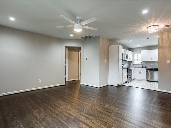 3rd image of 1818 Newport Ave