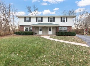 105 Ridge Ct, Pewaukee, WI 53072