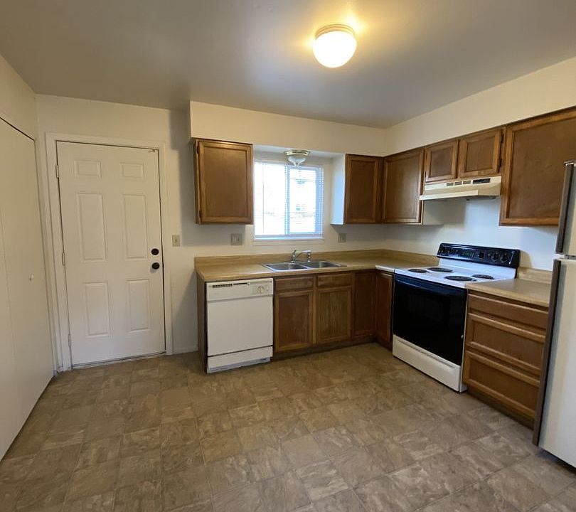 Mineola Street 1976 Apartment Rentals - Colorado Springs, CO | Zillow