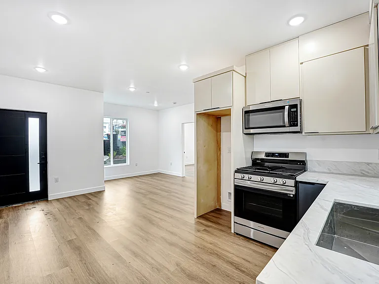 5346-5350 Oakland St — Photo 44