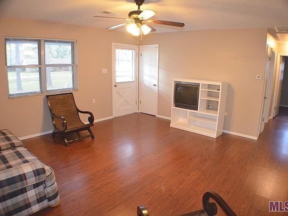 2nd image of 17250 Parker Heights Dr