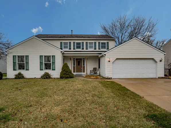 30W140 Huntington Dr, Warrenville, IL 60555