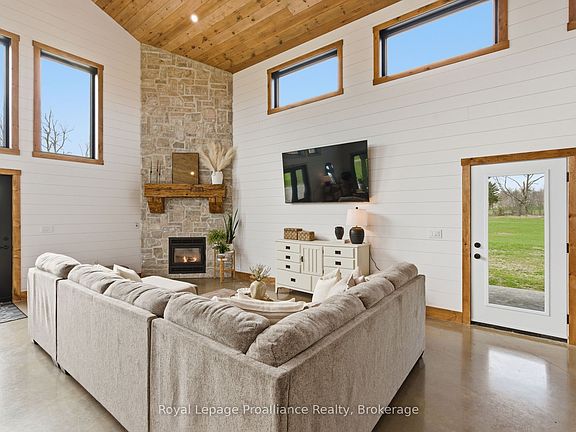 4th image of 375 Ventress Rd
