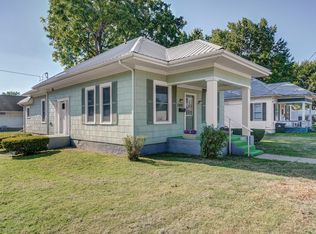 821 S Hickory St, Mount Vernon, MO 65712