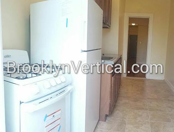 4th image of 2157 Ocean Ave APT 2D