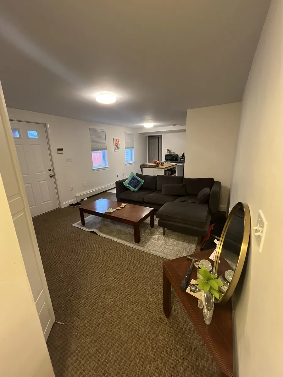 Building Photo - 157 Auburn St #2