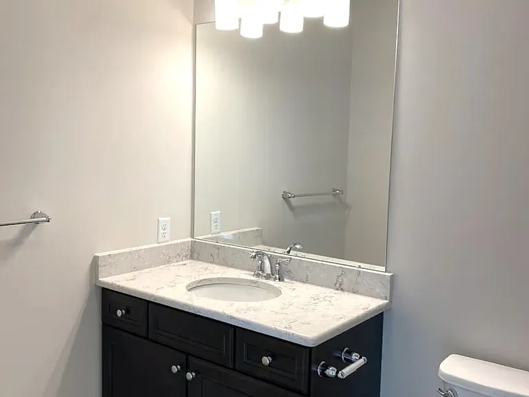 304 Dickson Ct — Photo 8