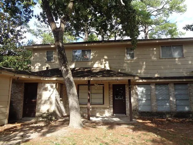 4 bed, 2.5 bath, 2181 sqft, $2,050 — Photo 2