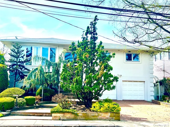 728 Arbuckle Avenue, Woodmere, NY 11598