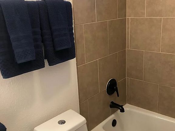 5th image of 8625 Nye Rd