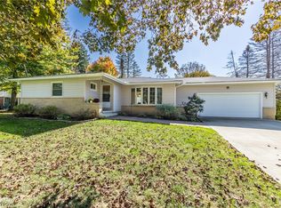 400 Vernon Ln, Macedonia, OH 44056