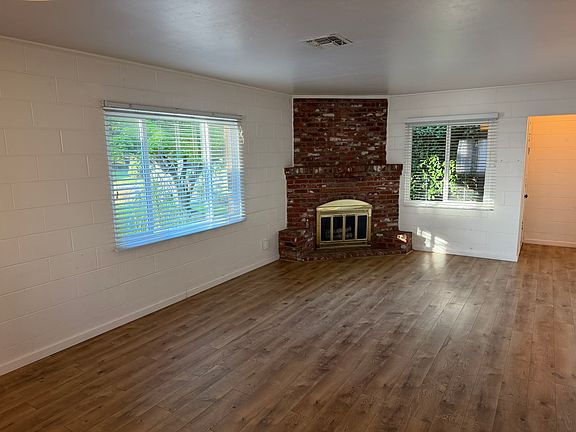 5th image of 241 Sandburg Dr
