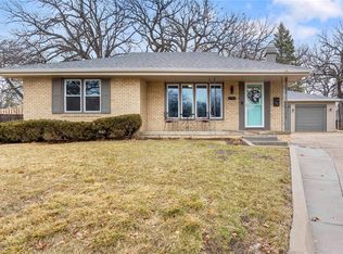 2747 Francis Dr, Des Moines, IA 50310
