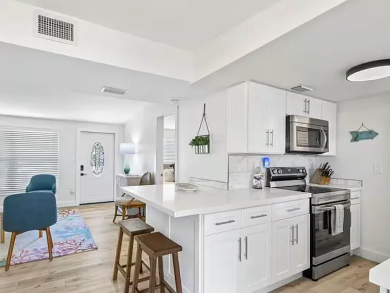 1343 Delmar Ln — Photo 13