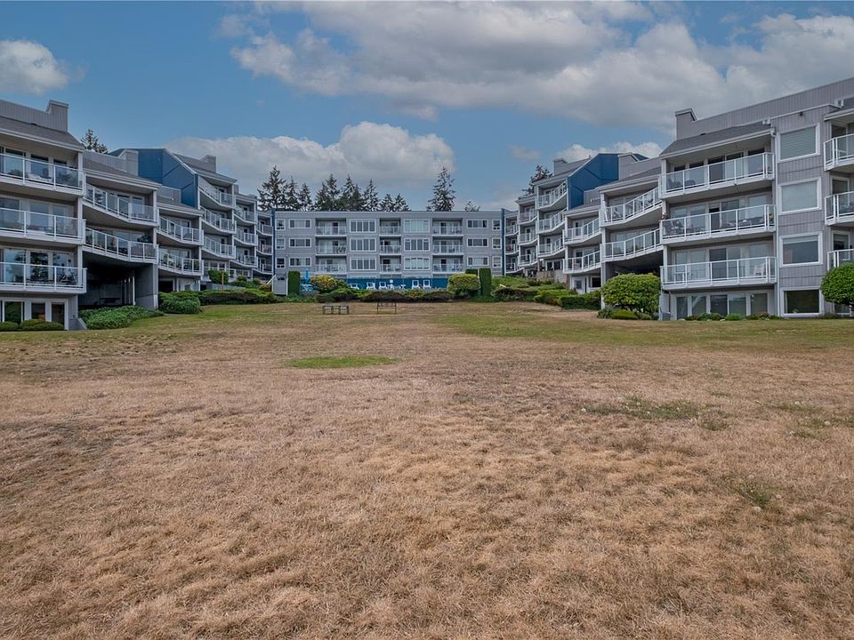 1st image of 2562 Departure Bay Rd #325