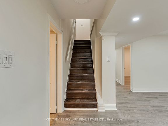 5th image of 94 Bayhampton Dr #Basement