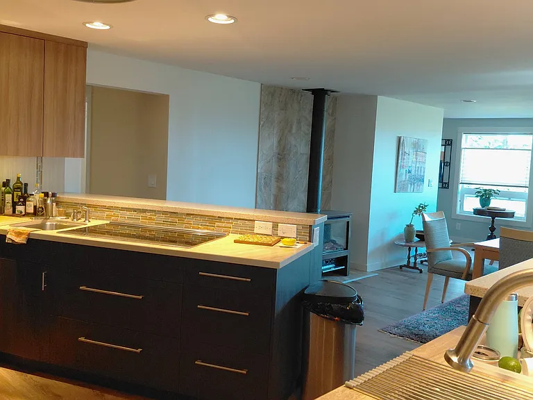 1584 Marine Dr — Photo 9