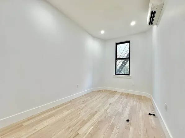 830 Hart Street image 1 of 5