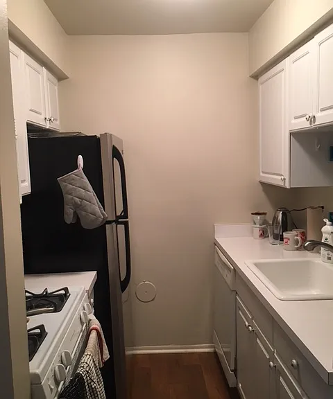 525 Longshore Dr #B — Photo 8