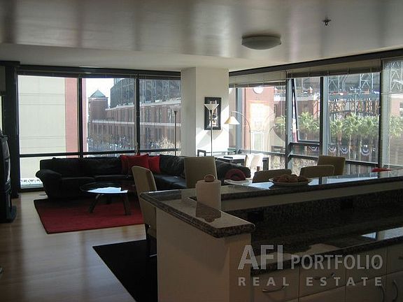 5th image of 250 King St Unit 552