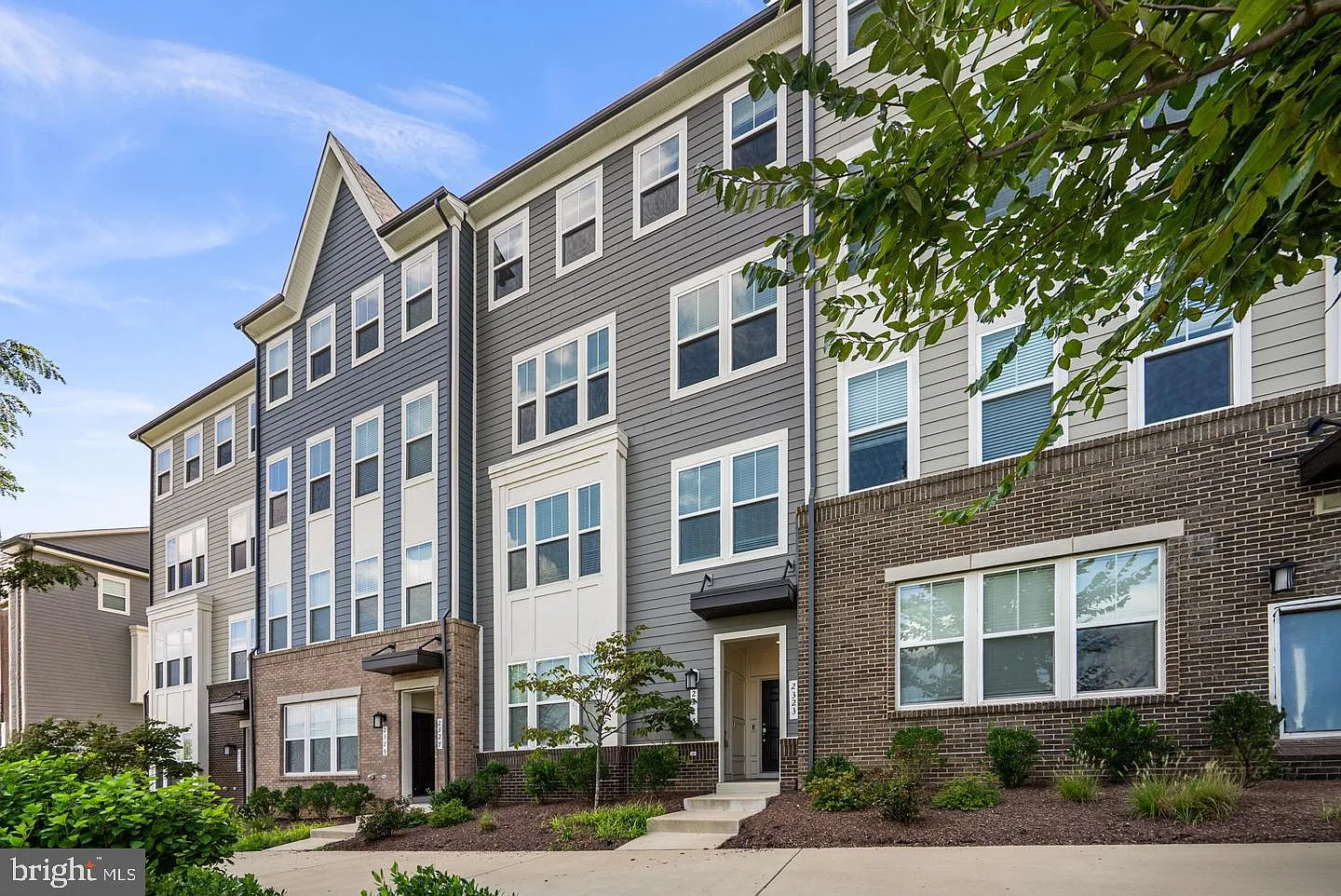 Potomac Town Center Condominium — Photo 2