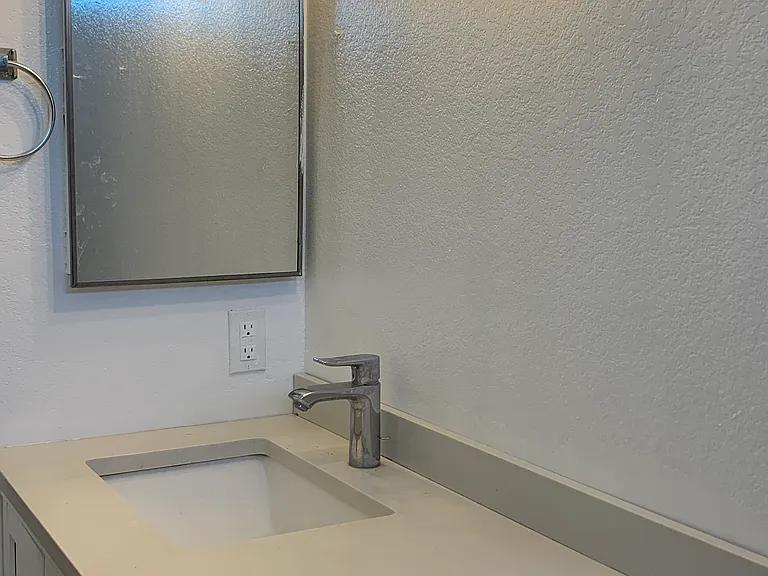 12622 Kornblum Ave #7 — Photo 9