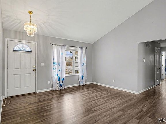 4th image of 1580 Kelly Ct