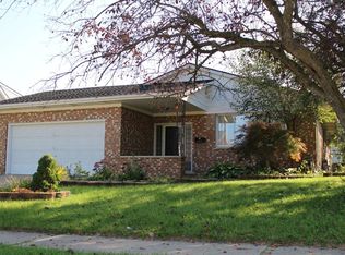 524 Mills Rd, Saline, MI 48176