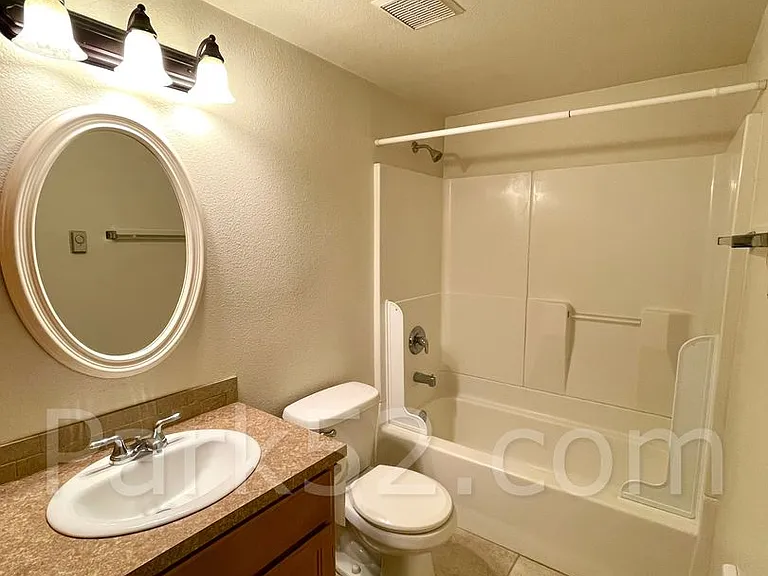 401 North M St #C — Photo 13