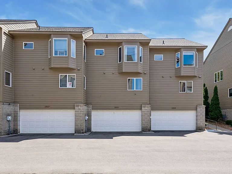 2831 Kenwood Isles Dr — Photo 29
