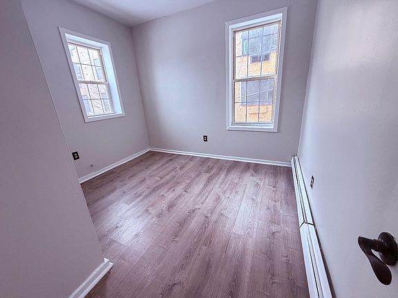 2nd image of 192-194 Hamilton Ave #4