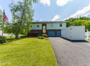 5 Robin Ln, Rensselaer, NY 12144