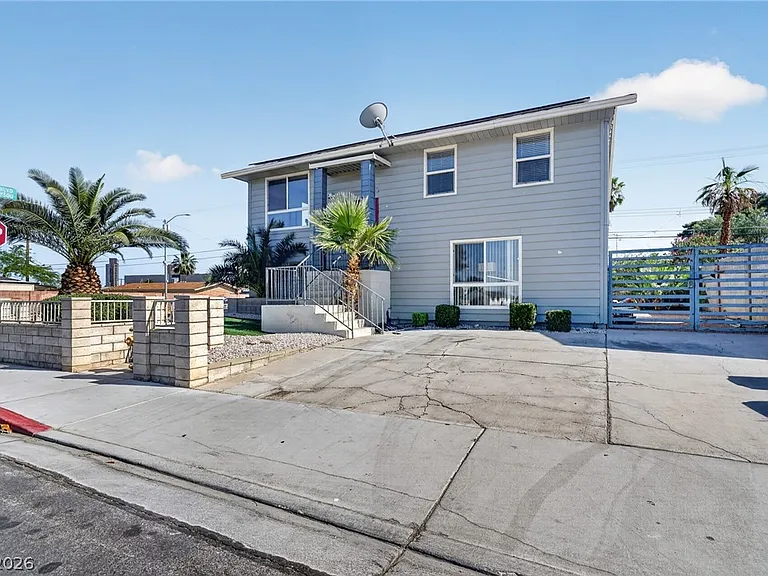 3001 Merritt Ave — Photo 2