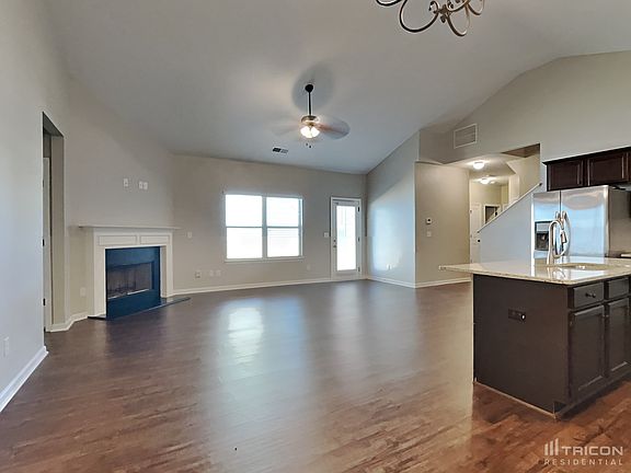 3rd image of 700 Galveston Way
