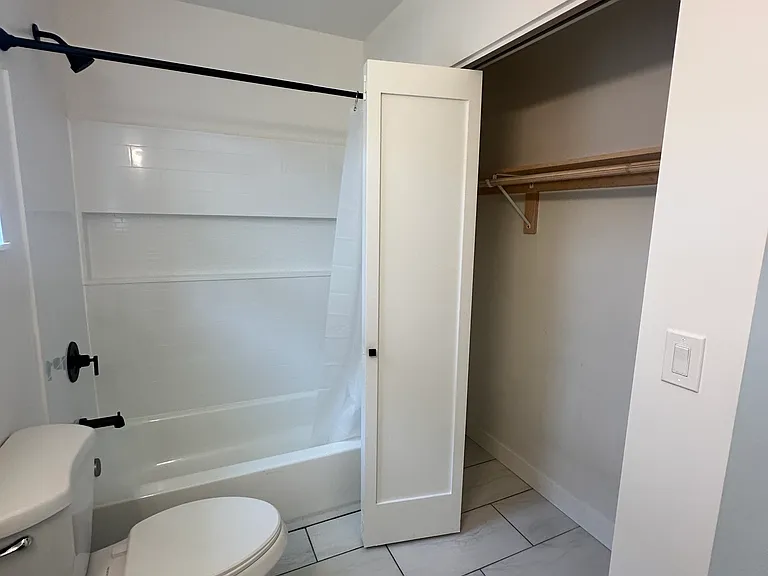 553 Flower Ave #B — Photo 10