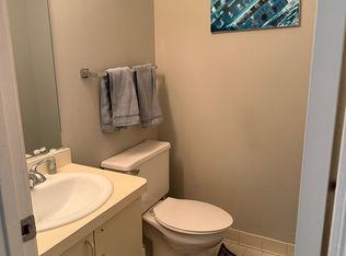 39515 Country Ln, Novi, MI 48375