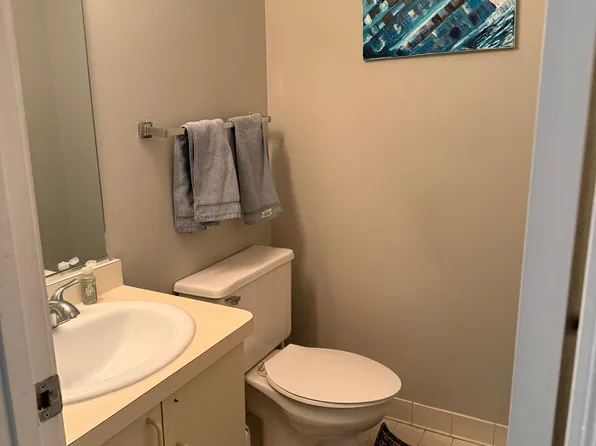 39515 Country Ln, Novi, MI 48375