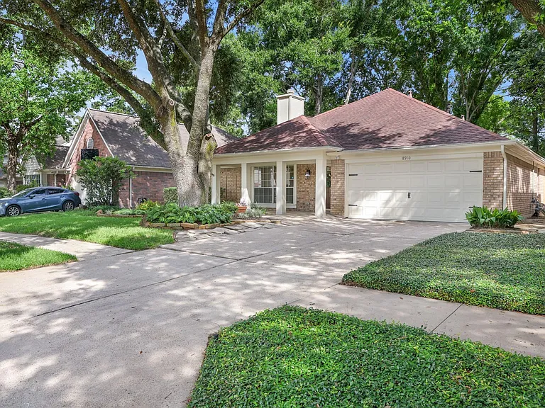 8910 Driftstone Dr — Photo 27