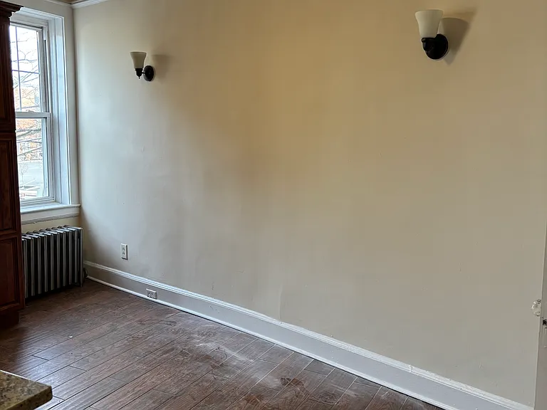 357 Belleville Ave #210 — Photo 4