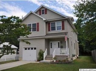31 Willow St, Port Monmouth, NJ 07758