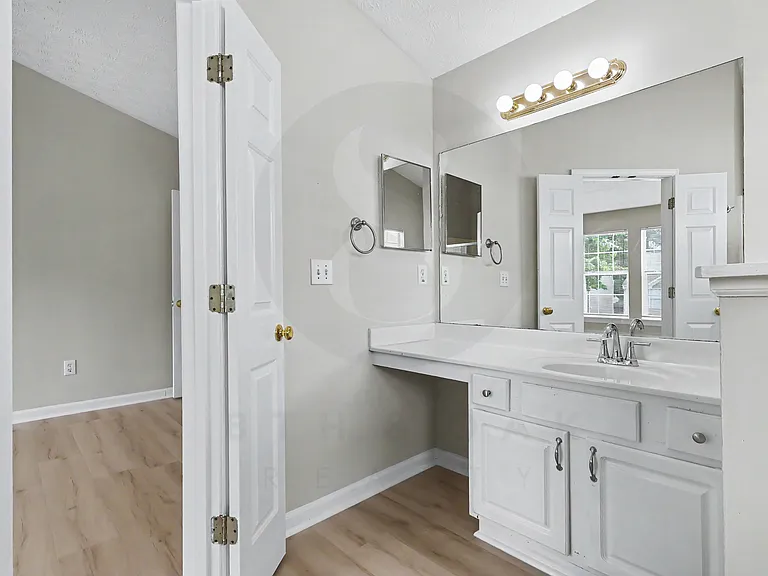 1090 Winter Park Ln — Photo 21