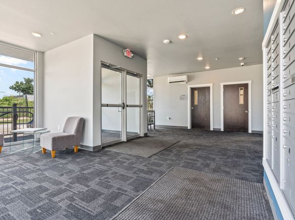 500 1st St SW #203
