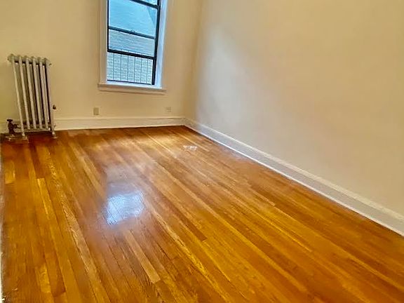 4th image of 25-26 44th St #B4