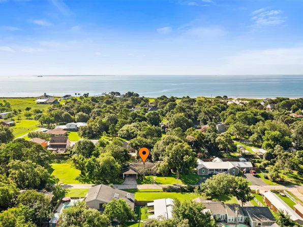 4727 Bland St, Seabrook, TX 77586