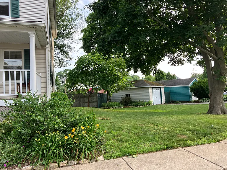 43 Rowell Ave — Photo 11