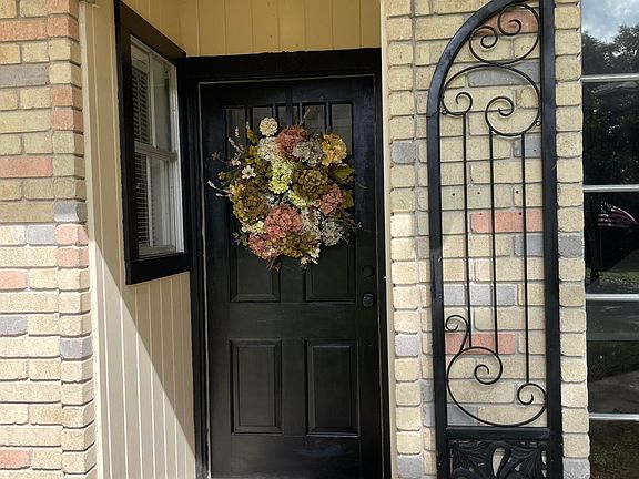 2nd image of 205 Westwood St
