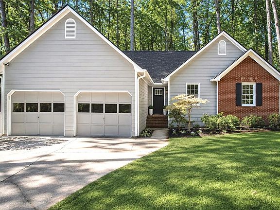 2nd image of 4766 Longwood Ct