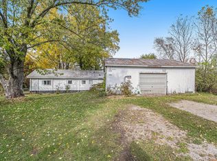 11693 Breezy Point Dr, Plainwell, MI 49080